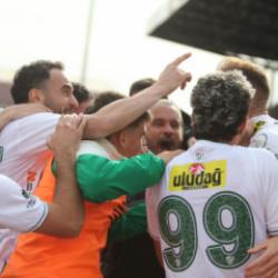 Efsane takım deplasmanda lideri devirdi! Zirvede fark 1'e düştü