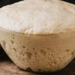 Ekmek Yapımının Kalbi: Ekşi Maya Starter Hazırlama