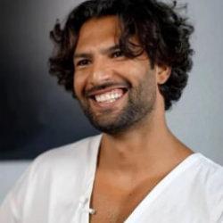 Ev hapsi aldı! Sertaç Taşdelen aslında kimdir? Faladdin ve Binnaz'ı kurmuştu