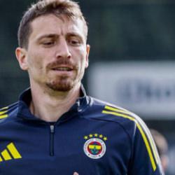 Fenerbahçe'nin kaptanı Mert Hakan Yandaş gözaltına alındı