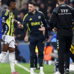 Fenerbahçe'nin yıldızı maça devam edemedi!