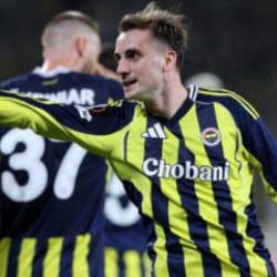 Galatasaray taraftarından Kerem Aktürkoğlu'na 'Dolar' göndermesi