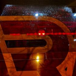 Galatasaray otobüsü saldırıya uğradı!