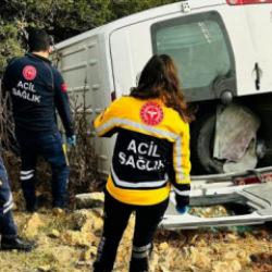 Gaziantep’te minibüs şarampole devrildi:1 ölü,3 yaralı