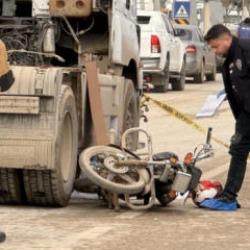 Hatay'da feci kaza: Motosikletteki 5 kişilik aileden anne ve 2 aylık bebeği öldü!