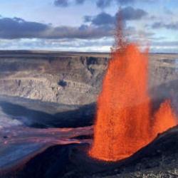 Hawaii'deki Kilauea Yanardağı yeniden lav püskürttü