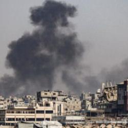 İsrail, Gazze'yi topçu ve helikopter ateşiyle vurdu