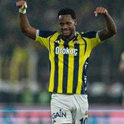 Jhon Duran derbilerde fırtına gibi