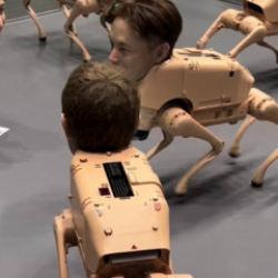 Musk, Bezos, Zuckerberg... Hepsi birer robot köpek oldu! ABD'deki fuar gündem oldu!