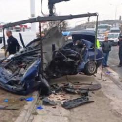 Minibüs ve otomobil çarpıştı: 1 ölü, 3 yaralı