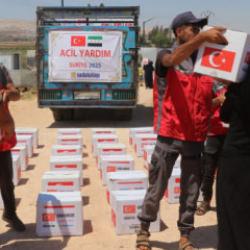 Sadakataşı Suriye&rsquo;de 4 bin aileye gıda kolisi ulaştırdı