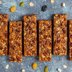 Sağlıklı Atıştırmalık: Granola Bar ve Enerji Topları