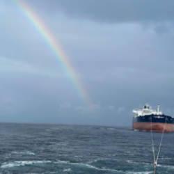 Karadeniz'de vurulan gemi İstanbul açıklarında