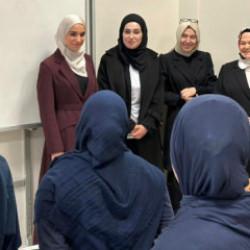 Şara'nın eşi Latife El Durubi'den Kadıköy Anadolu İmam Hatip Lisesi'ne ziyaret