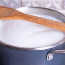 Süt kaynatırken taşmayı önlemenin en kolay yolları