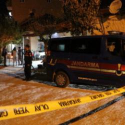 Tüfekle oynarken kız arkadaşını öldürdü