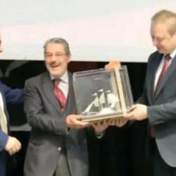 Yazar Sadık Albayrak'a 'Yılın Fikir Adamı' ödülü verildi