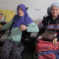 21 yıldır hasta kardeşlerine bakan kadın: "Vicdanım baktırıyor"