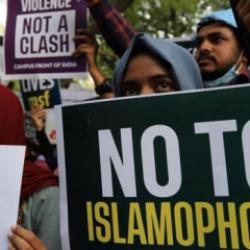 Almanya'da Türk camilerine çirkin saldırı... Cemaat sabah namazında şoke oldu