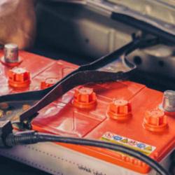 Araba ak&uuml;s&uuml; neden hemen biter? Uzmanlar a&ccedil;ıkladı