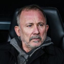 Beşiktaş taraftarı Serdal Adalı ve Sergen Yalçın'ı istifaya çağırdı!