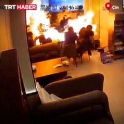 &Ccedil;in&rsquo;de restoranda gazlı ocak patladı: Yemek yiyenler panikle ka&ccedil;tı