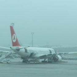 Diyarbakır'da uçak seferleri aksadı