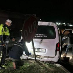 Edirne'de minib&uuml;ste 20 ka&ccedil;ak g&ouml;&ccedil;men yakalandı