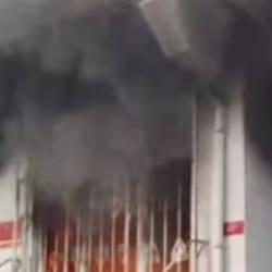 Esenler’de 5 yaşındaki çocuk çakmakla oynarken yangın çıktı