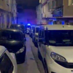 Evde 4 silah ve 600 mermi ele ge&ccedil;irildi; 2 g&ouml;zaltı