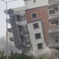 Gaziantep’te 7 katlı bina korna sesiyle yerle bir oldu