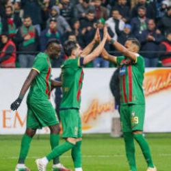 Her hafta lider değişiyor! Kritik maçı kazanıp zirveye yükseldiler