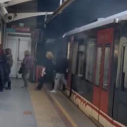 İzmir'de korkutan anlar: Metro vagonu raydan çıktı!