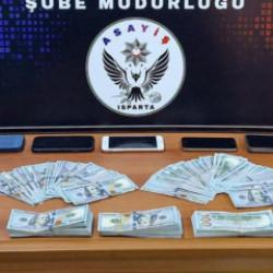 Kendilerini polis olarak tanıtıp milyonluk vurgun yapan 3 şüpheli tutuklandı