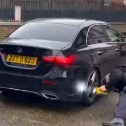 Londra'da skandal! Pakistan İçişleri Bakanı'na şoke eden muamele