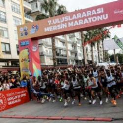  Mersin'de bu yıl 7'ncisi düzenlenen 'Maraton'da Türkiye rekoru kırıldı!