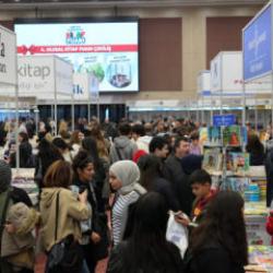Bah&ccedil;elievler Kitap Fuarı'nı 1,5 milyon kitapsever ziyaret etti