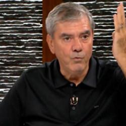 &Ouml;zdil-D&uuml;ndar kavgası b&uuml;y&uuml;yor: Gazetecilik ayaklarına yatması utan&ccedil; verici