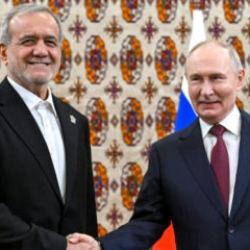 Putin ile İran Cumhurbaşkanı Pezeşkiyan, Türkmenistan’da görüştü