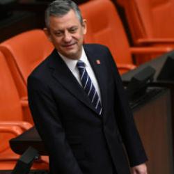 TBMM'de Özgür Özel’i zora sokan soru! Ne diyeceğini bilemedi! Görüşmelere damgasını vurdu!