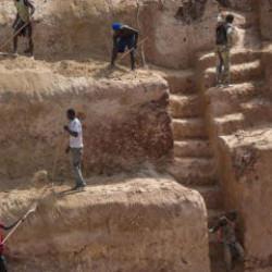 Temiz enerjinin anahtarı Afrika! Dünya devleri hazine için sıraya girdi