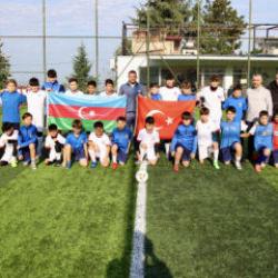 Trabzonspor sevdalısı antrenör Azerbaycan'da takım kurdu