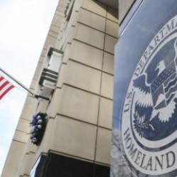 Trump'tan yaman çelişki! Yoksul göçmeni kovan ABD, zenginlere 'Altın Kart' ile kucak açtı