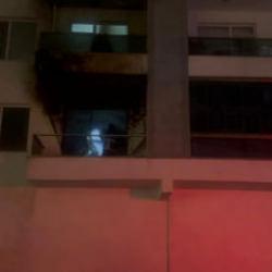 Uzaklaştırma kararına &ouml;fkelenen koca, evini ateşe verdi