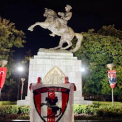 Yunan takımı gelecek diye sabaha kadar Atatürk Anıtı'nda nöbet tuttular