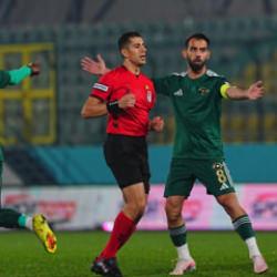 1. Lig'de şampiyonluğa oynayan takımdan kritik kayıp! 5 dakikada başına gelmeyen kalmadı