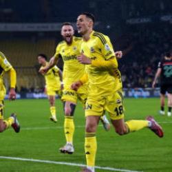 Mert M&uuml;ld&uuml;r bu sezon ilk gol&uuml;n&uuml; attı!