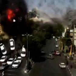 Al Jazeera, İsrail'in Tahran'ı vurduğu anların g&ouml;r&uuml;nt&uuml;lerini yayınladı