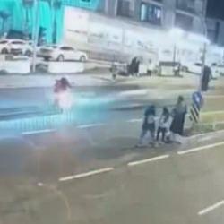 Aşırı hız nedeniyle bir kişinin &ouml;l&uuml;m&uuml;ne neden olan s&uuml;r&uuml;c&uuml; yakalandı