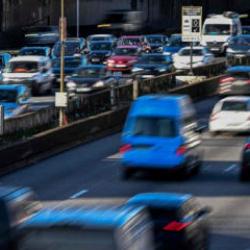 Avrupa Birliği'nden geri adım: Benzin ve dizel ara&ccedil;lar i&ccedil;in yeni karar!